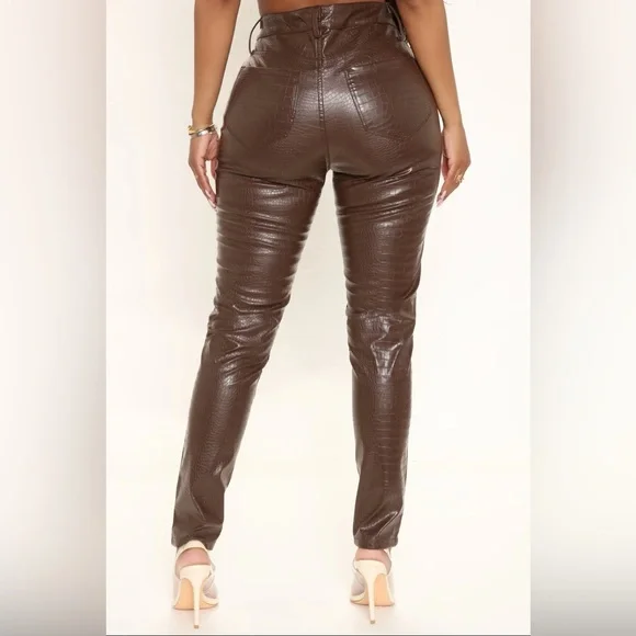 Fashion Nova Skinny Pants - Picture 2 of 4